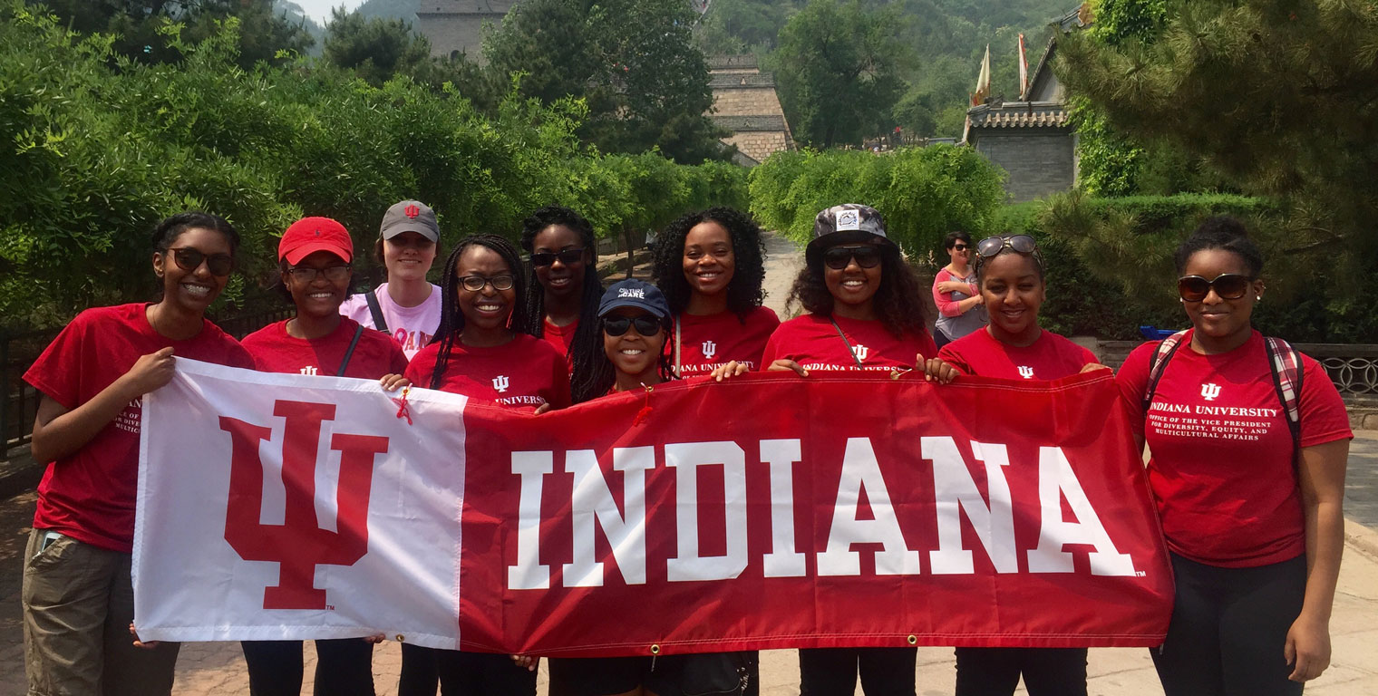 Overseas students of OVPDEMA overseas scholarship visiting the Great Wall of China